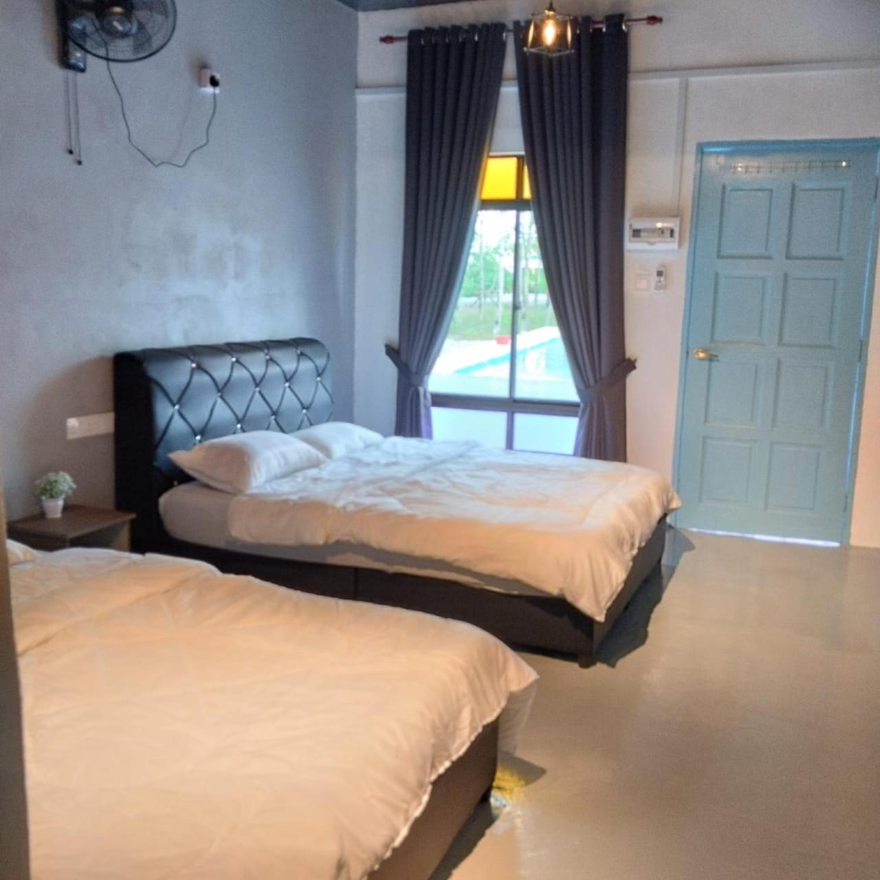 Adana Homestay & Pool Kangar Buitenkant foto